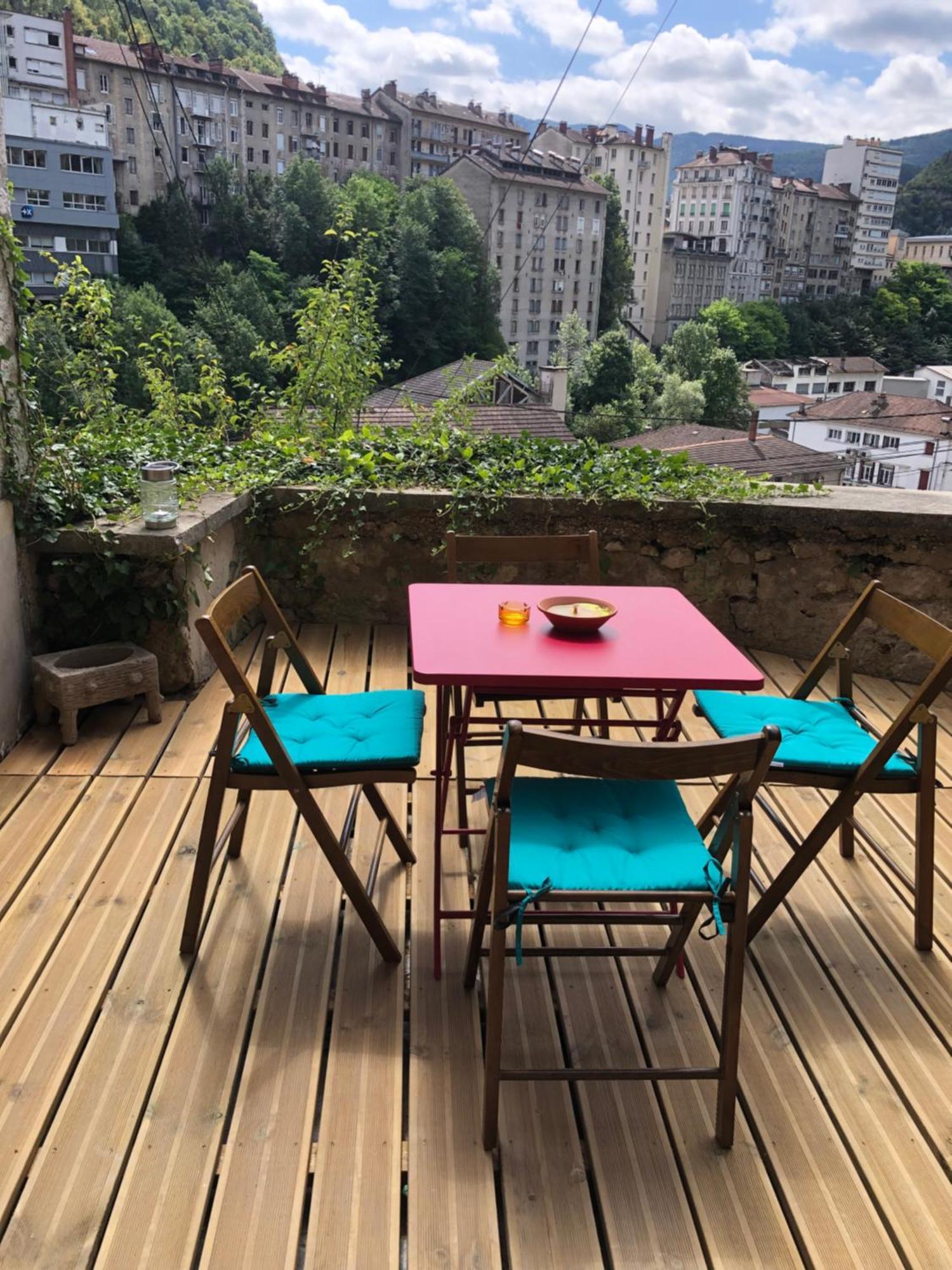 サン・クロードT2 Avec Terrasse Calme Et Ensoleilleeアパートメント エクステリア 写真